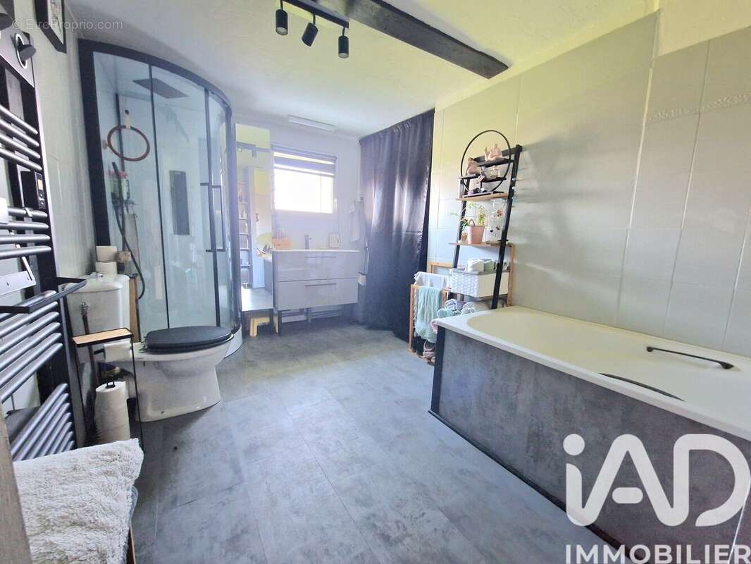 Photo 8
