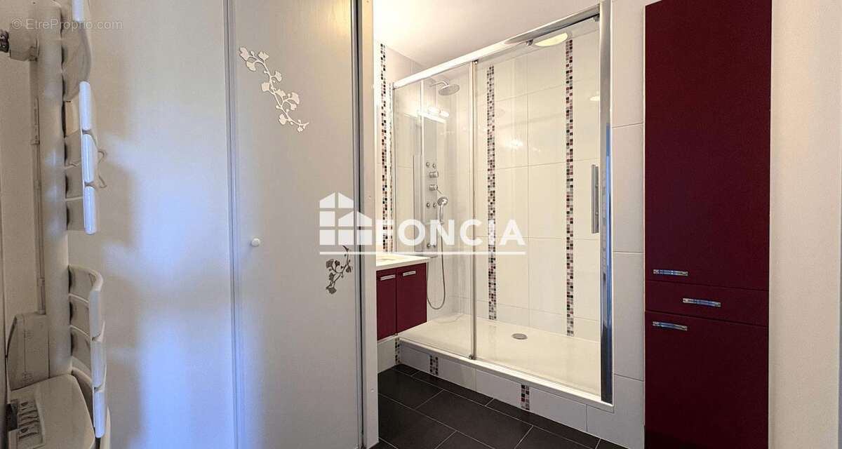 CORBEIL - Beau 3 Pièces avec balcon et parking - photo 14