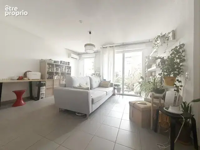 Appartement à MARSEILLE-4E