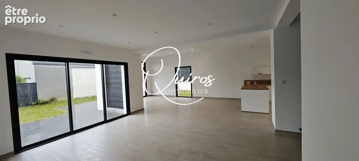 Maison 162 m² à La Meziere  - photo 2