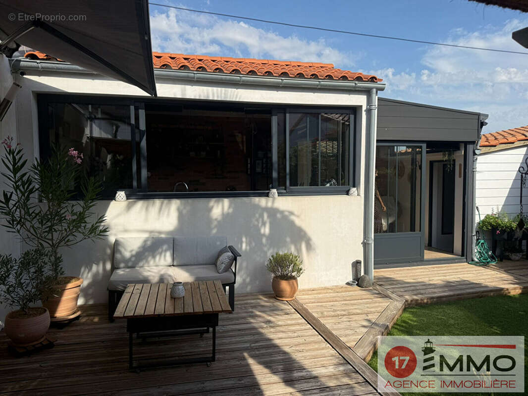 Maison de charme rénovée avec jardin Secteur calme proche Port des Minimes - photo 9