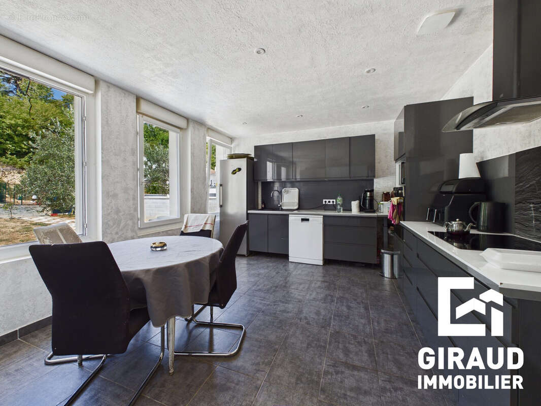 Maison 192 m² à Fontenay-Le-Comte  - photo 3