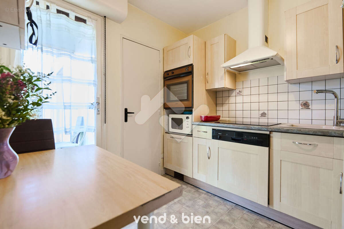 Appartement T4 de 75 m2 avec loggia et cave - photo 3