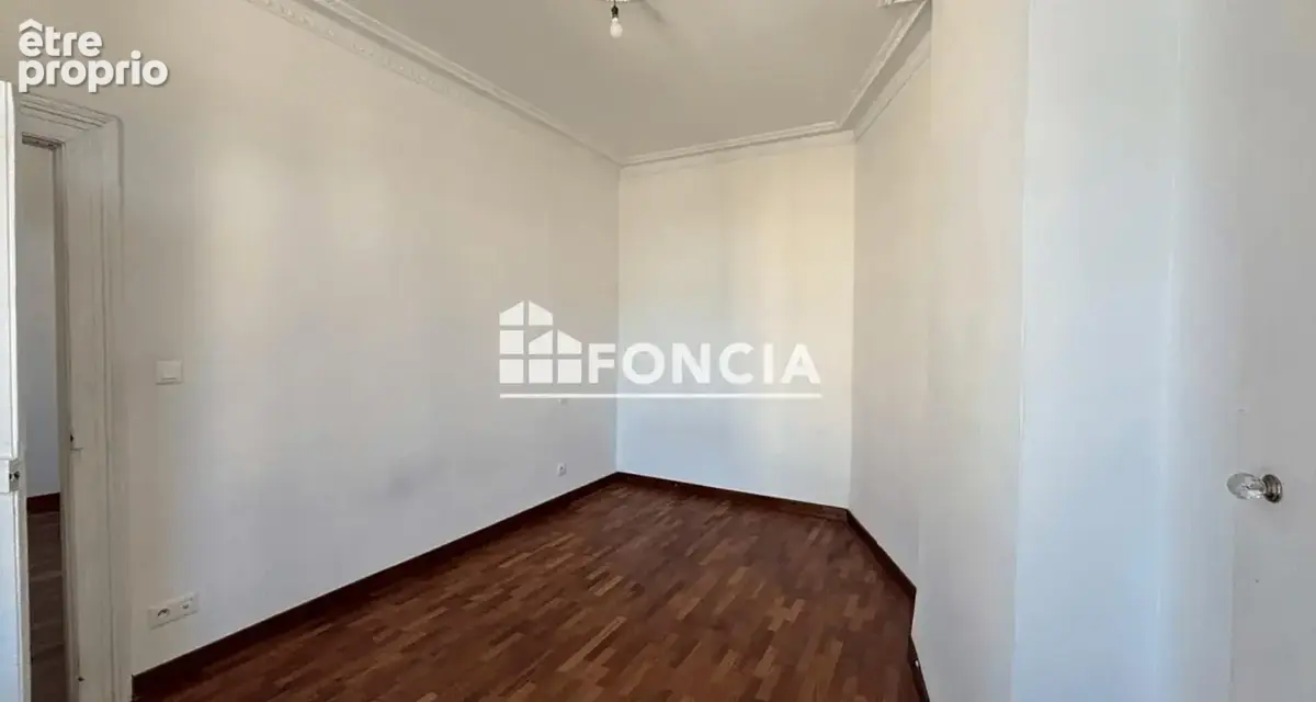 Montpellier Écusson – Appartement T4 84 m² avec vue sur la Comédie, dernier étage - photo 5