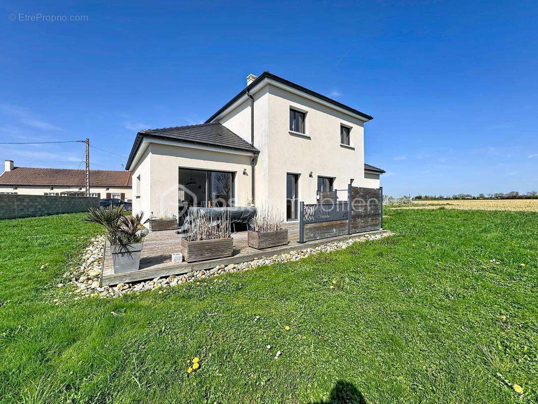 Maison à AISEREY