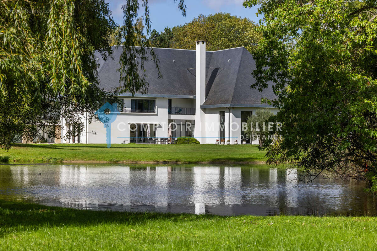 A vendre Dpt Eure (27) proche Pacy sur Eure magnifique Propriété de 1032 m2 habitables sur un parc de 13 ha - photo 2