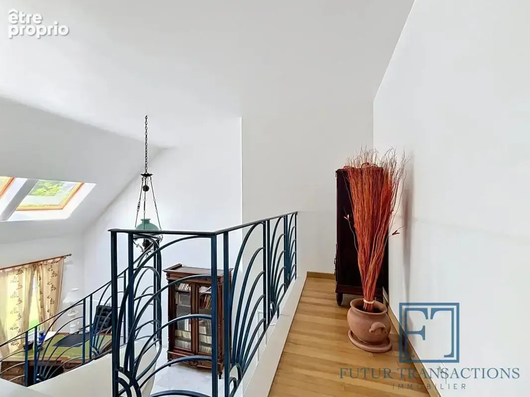 Maison 200 m² Voisins-le-Bretonneux - photo 8