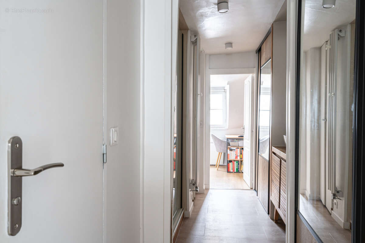 Appartement à PARIS-3E