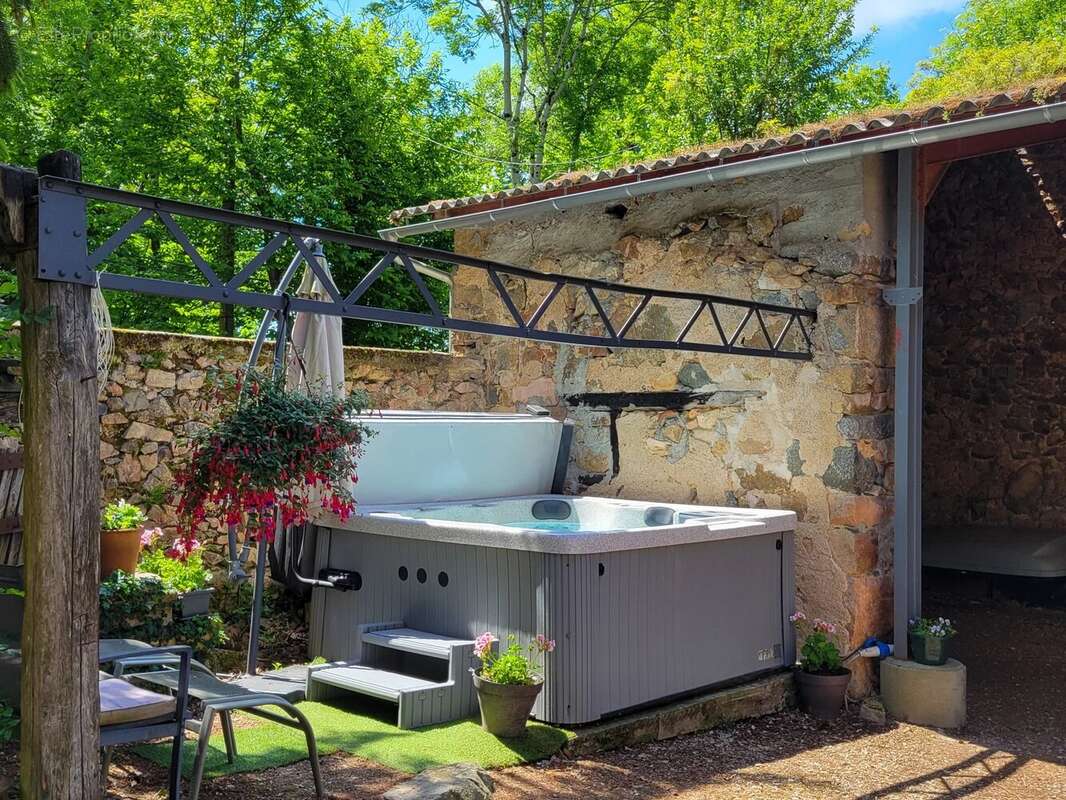 Commerce à VILLEFRANCHE-DE-ROUERGUE