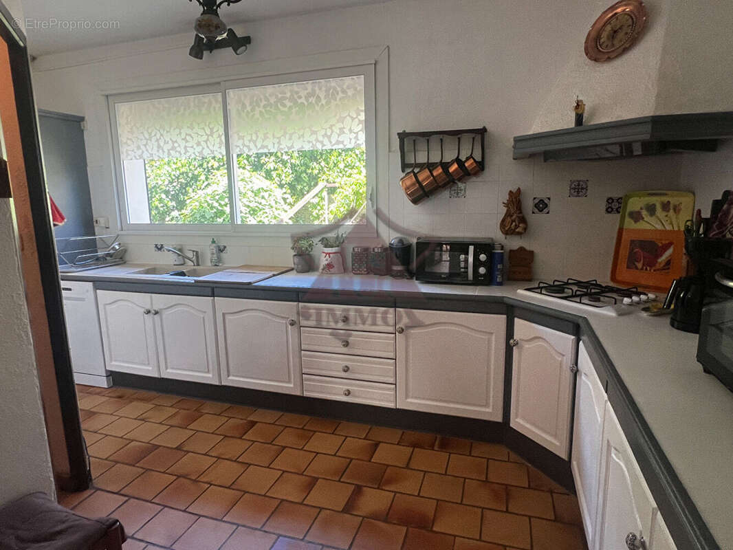 Maison avec piscine dans un environnement calme - photo 6