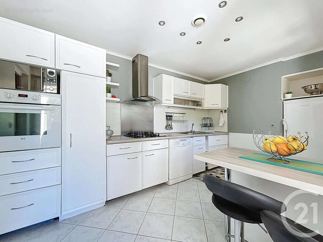 Maison à VERT-SAINT-DENIS