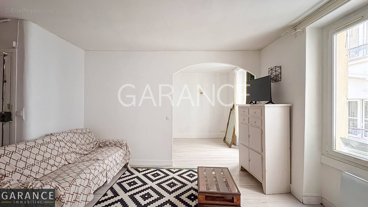 Appartement à PARIS-14E