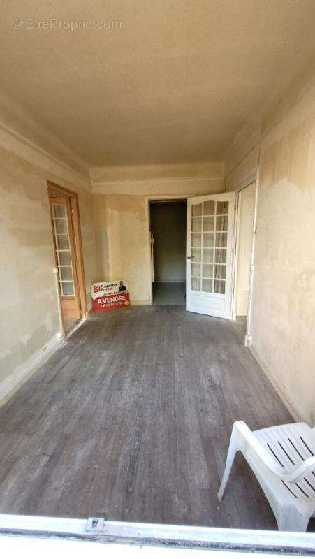 Appartement à PARIS-14E