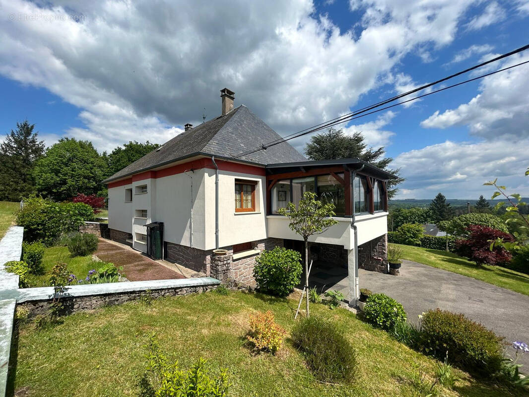 Maison à MAUSSAC