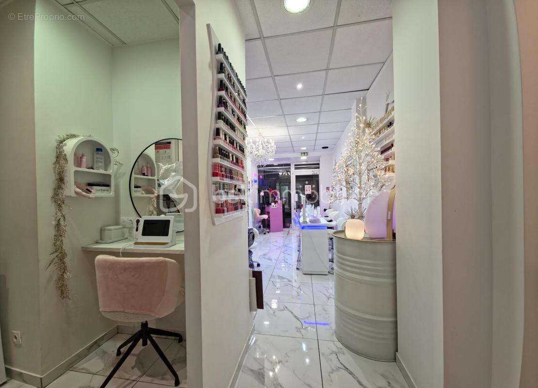 Exclusivité — Local commercial de 90 m² sur deux niveaux, situé à Rosny-sous-Bois - photo 3