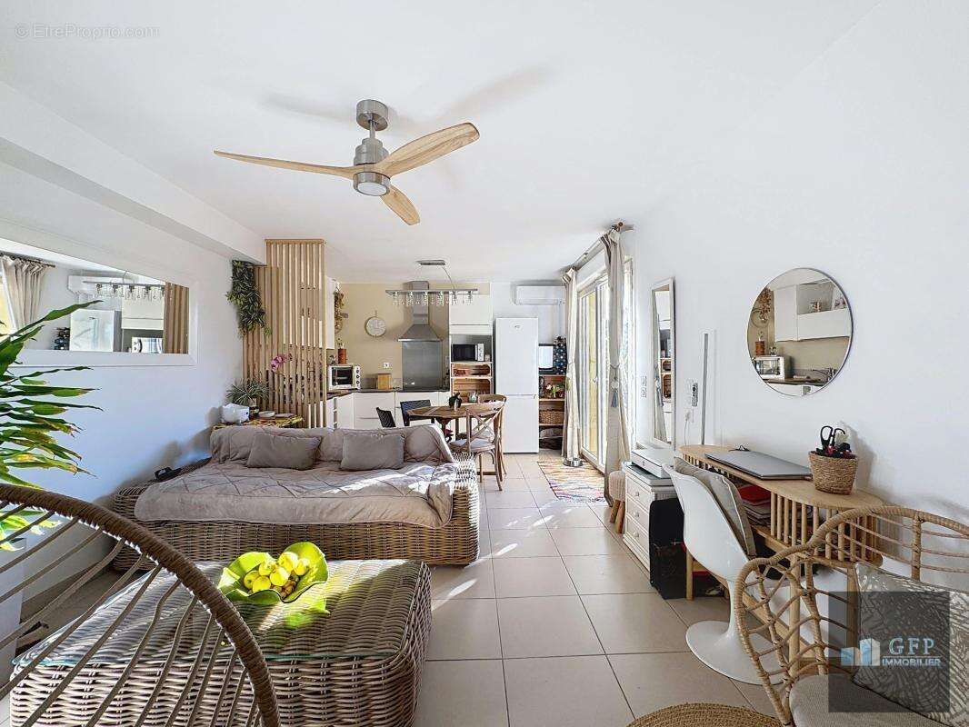 Appartement à BORMES-LES-MIMOSAS