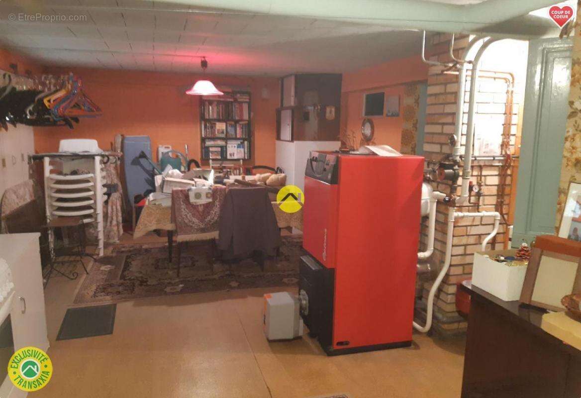 Maison à VILLENEUVE-L&#039;ARCHEVEQUE