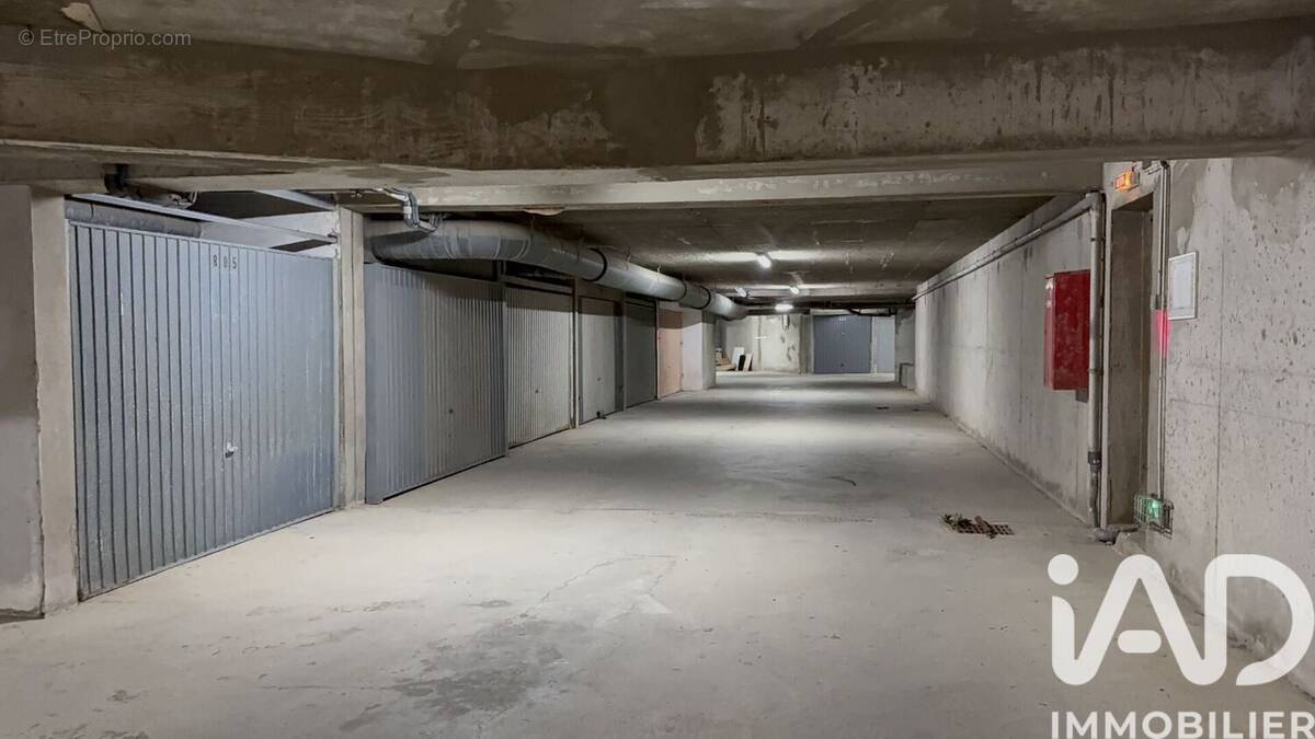 Photo 1 - Parking à LE BARCARES