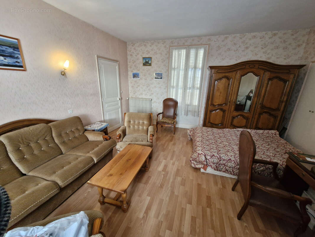 Maison à VOUNEUIL-SUR-VIENNE