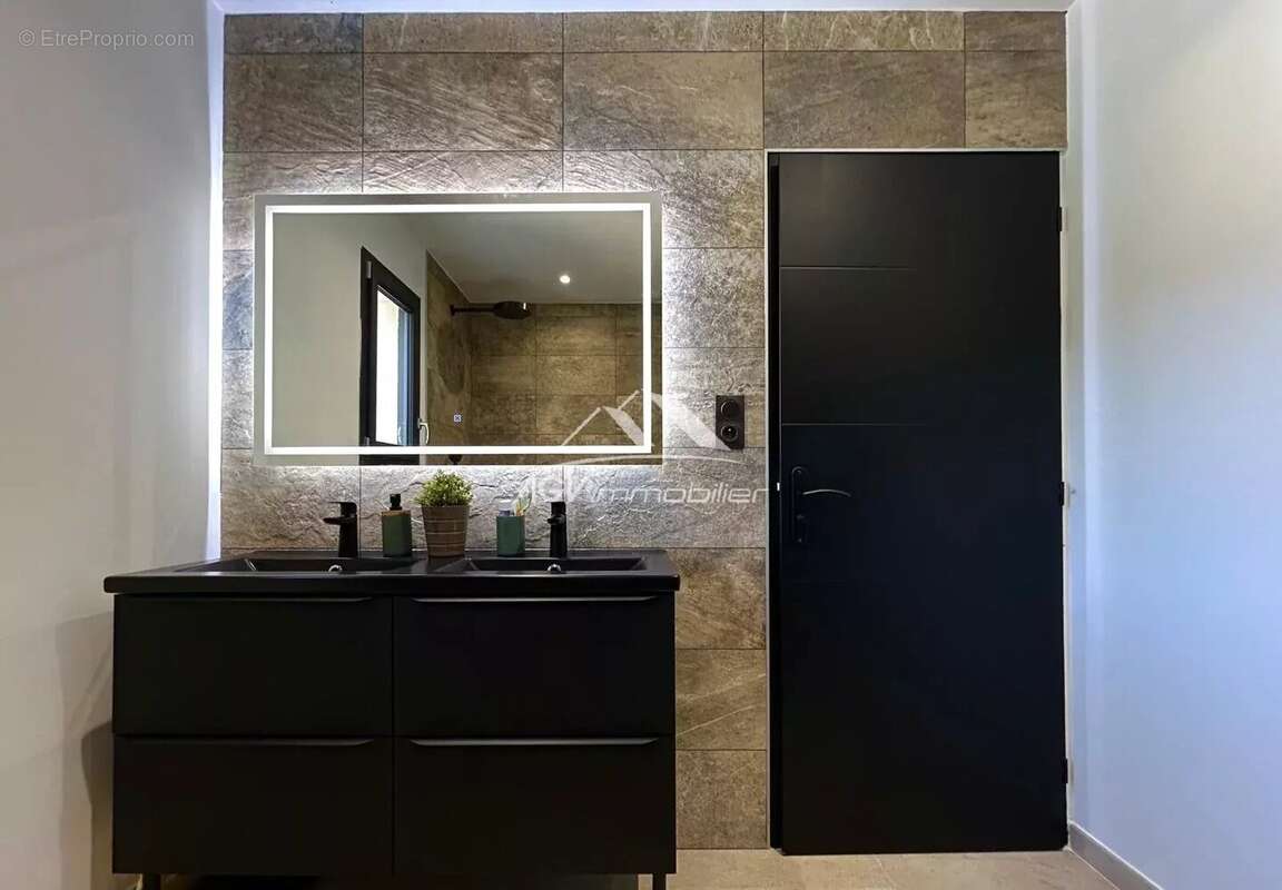 Maison à SAINT-JEAN-DU-PIN