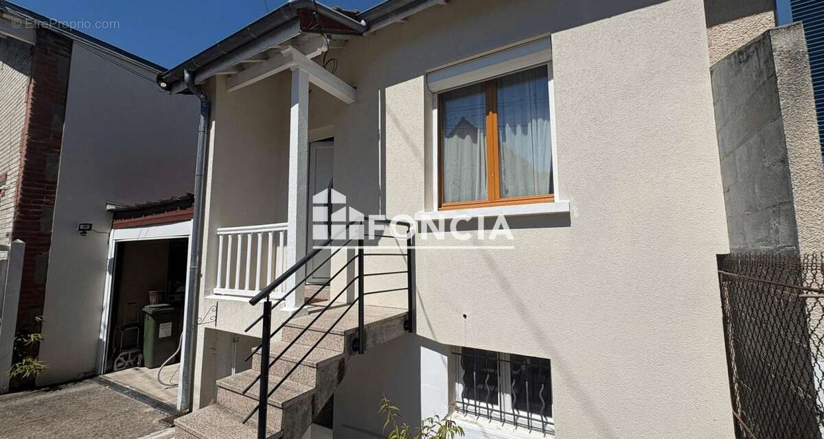 Maison à SARTROUVILLE