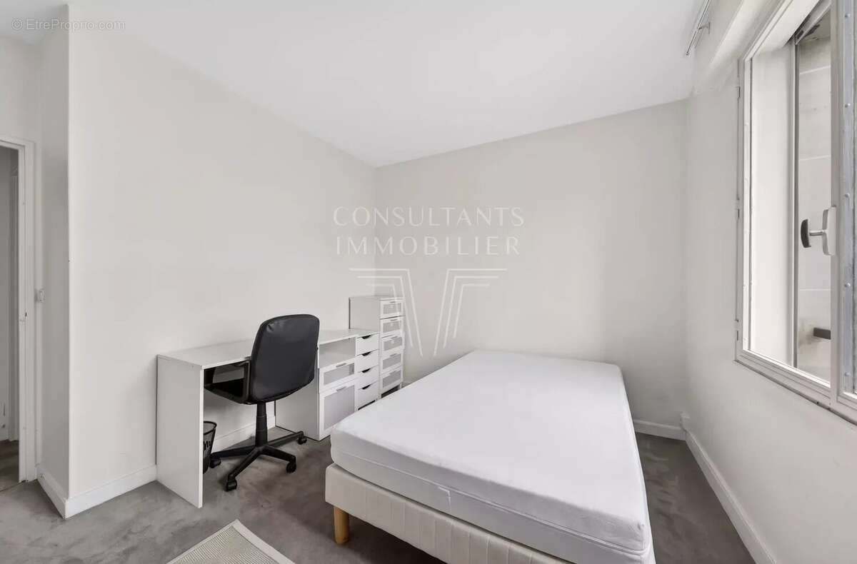 Appartement à NEUILLY-SUR-SEINE