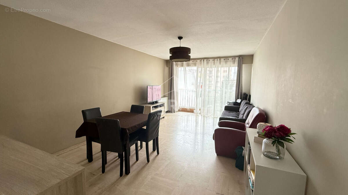 Appartement à LE CANNET