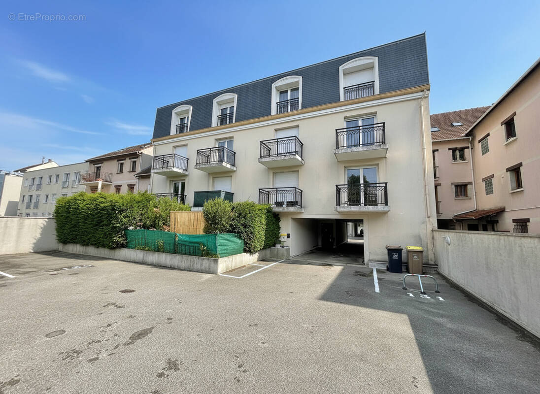 Appartement à PONTAULT-COMBAULT