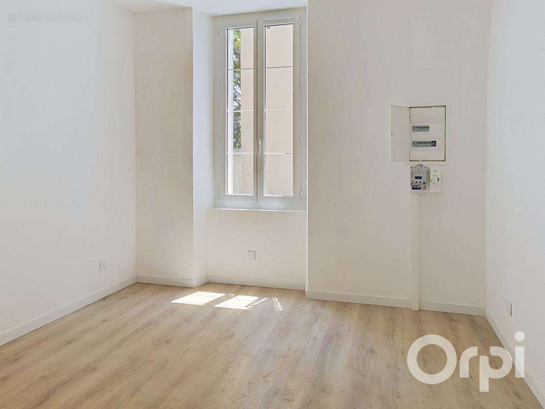À vendre – T2 neuf en rez-de-jardin avec entrée indépendante, jardin privatif de 40 m² et parking privatif - photo 8