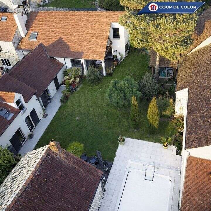Maison à BRIERES-LES-SCELLES