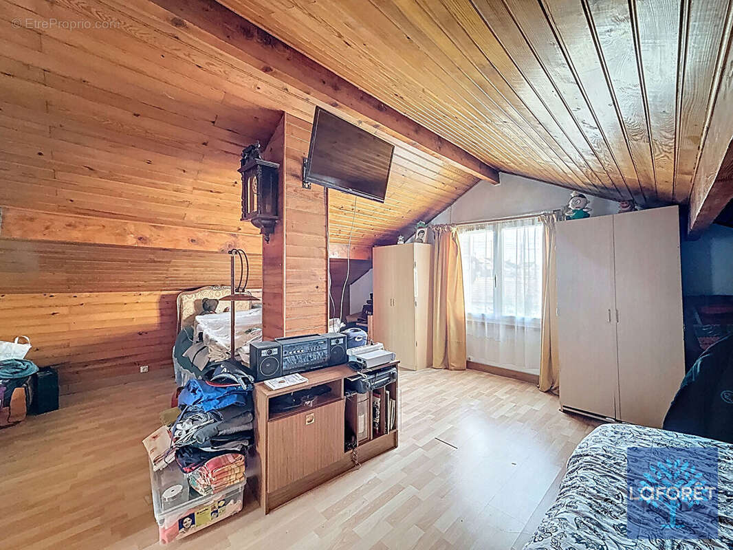 Maison à VIGNEUX-SUR-SEINE