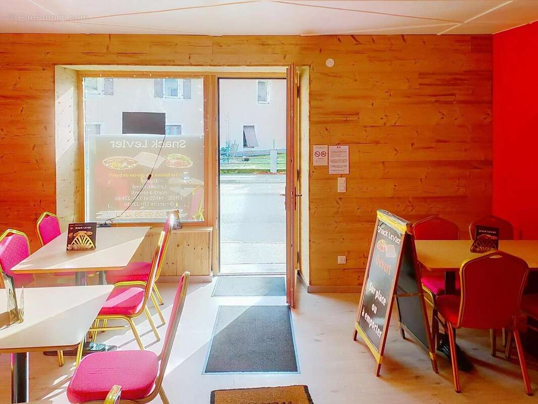 Photo 2 - Commerce à LEVIER