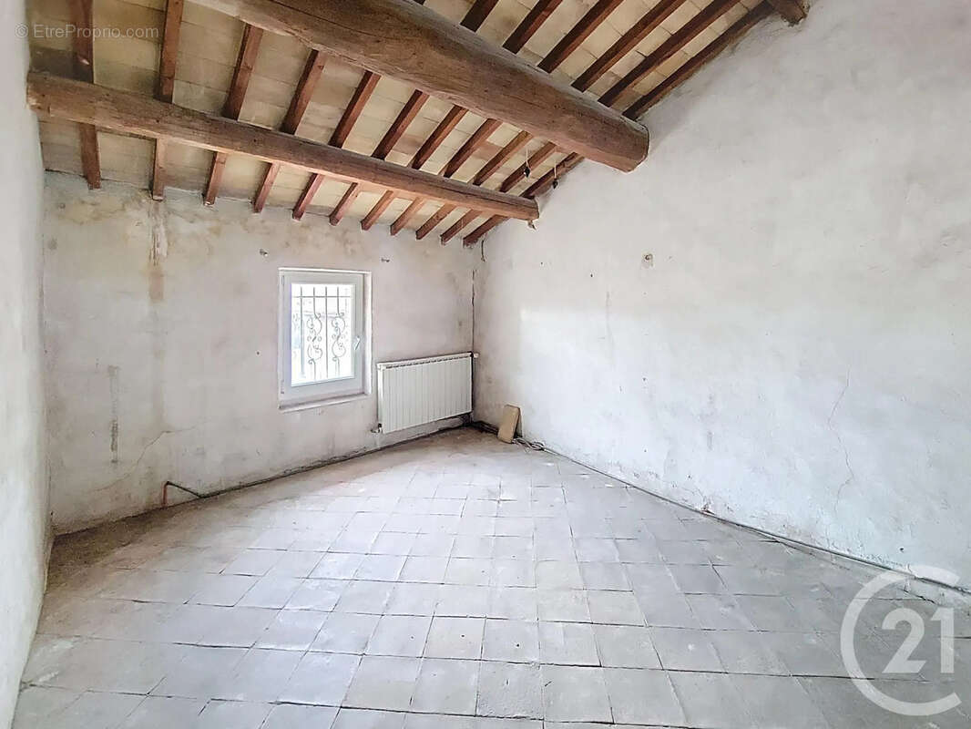 Maison à MORIERES-LES-AVIGNON