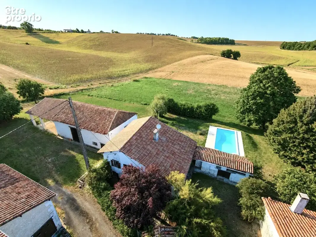 Propriété en pierre avec piscine et grange, près d'Aubeterre-sur-Dronne ! - photo 14