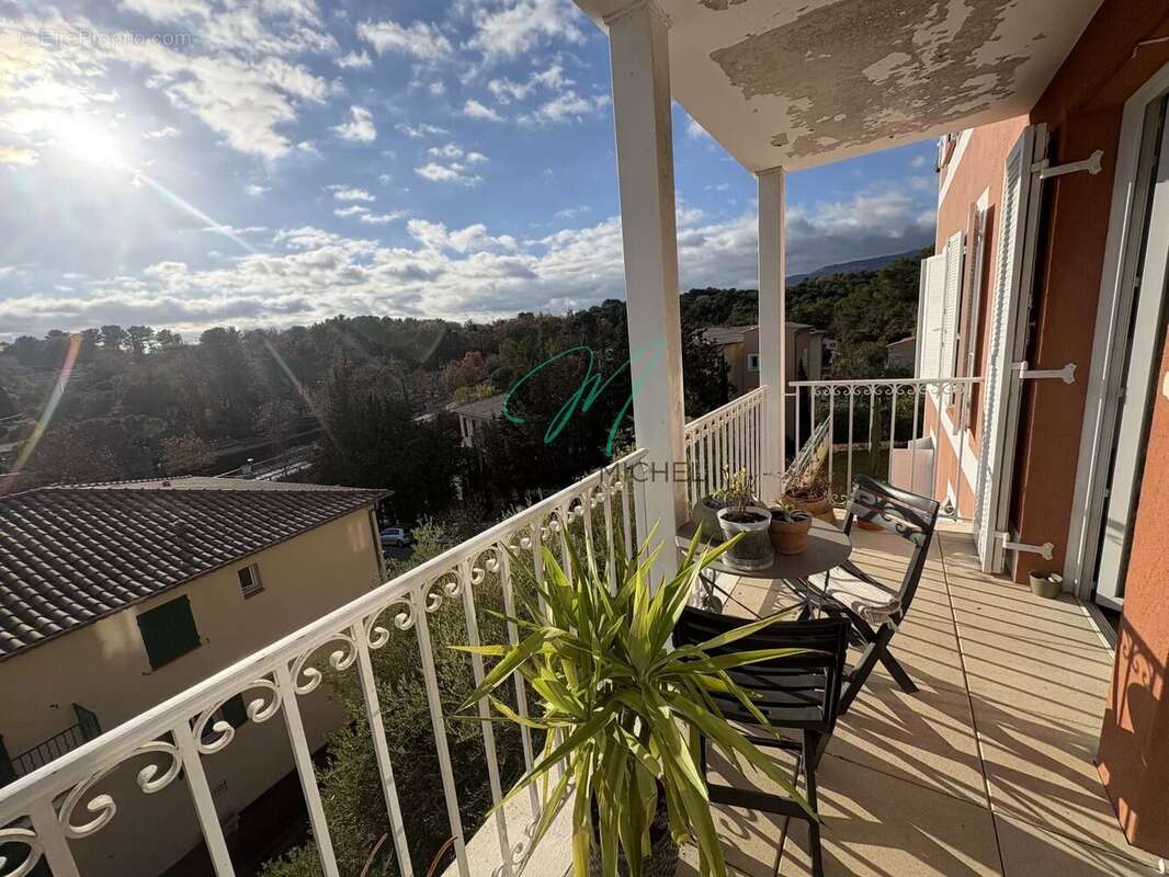 Appartement à LE ROURET