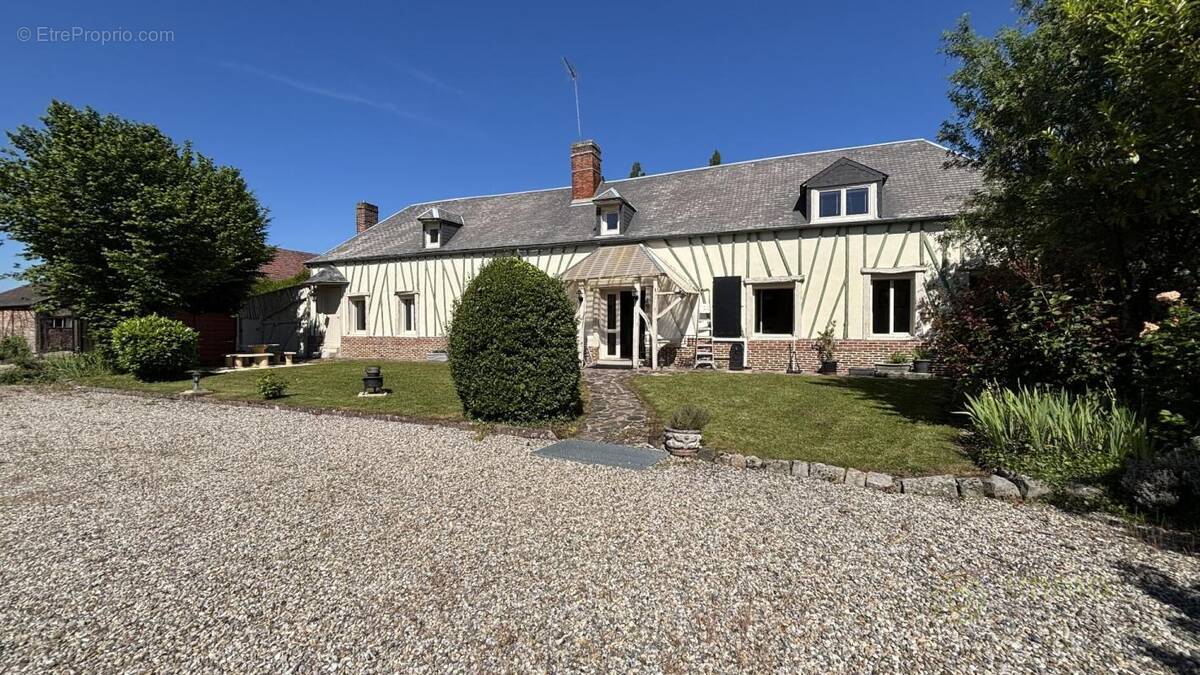 Maison à GRANDVILLIERS