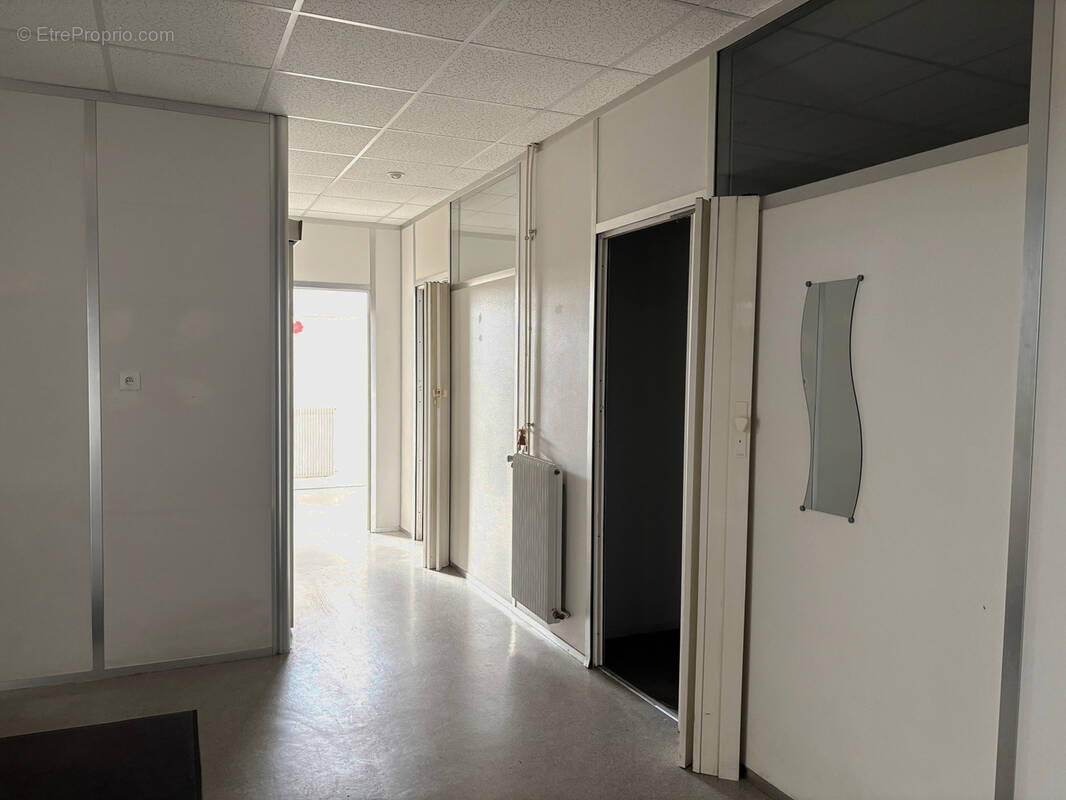 Commerce à GOUVIEUX