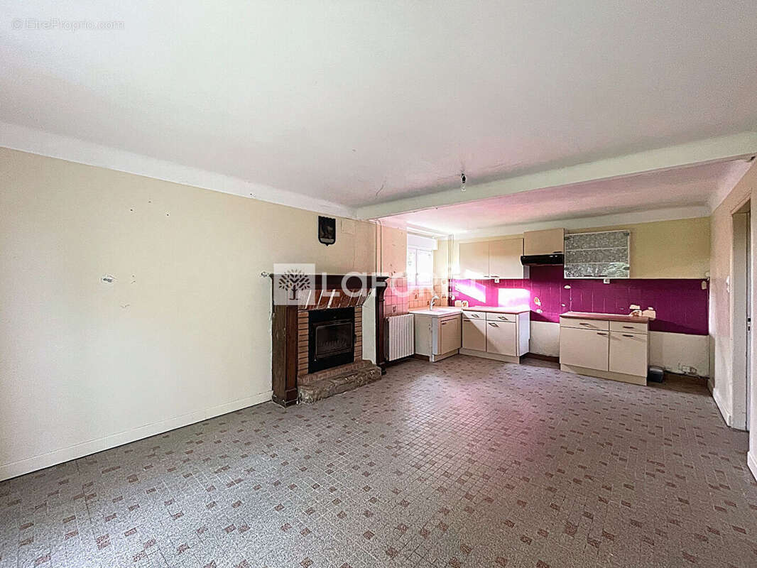 Maison à BAINS-SUR-OUST