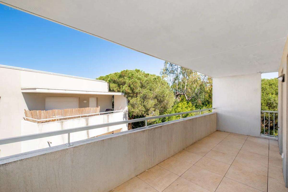 Appartement à PUGET-SUR-ARGENS
