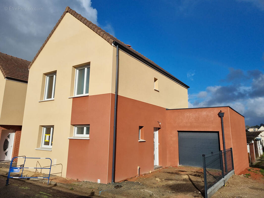 Maison à GRUCHET-LE-VALASSE