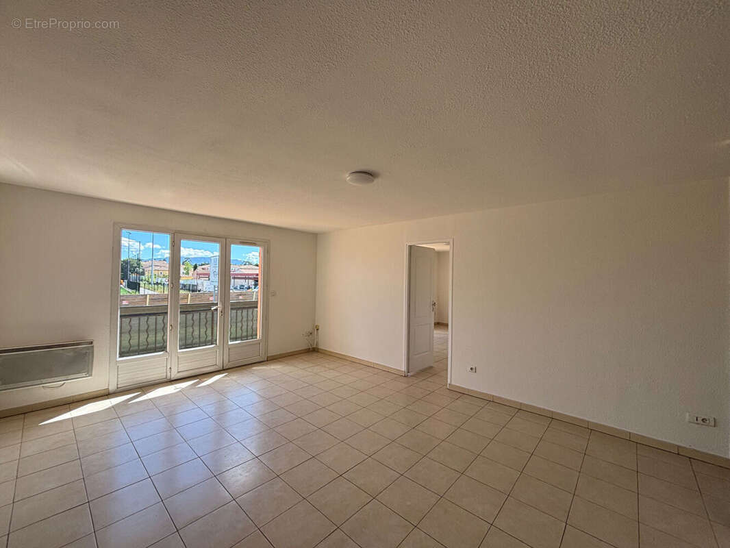Appartement à SAINT-MAXIMIN-LA-SAINTE-BAUME