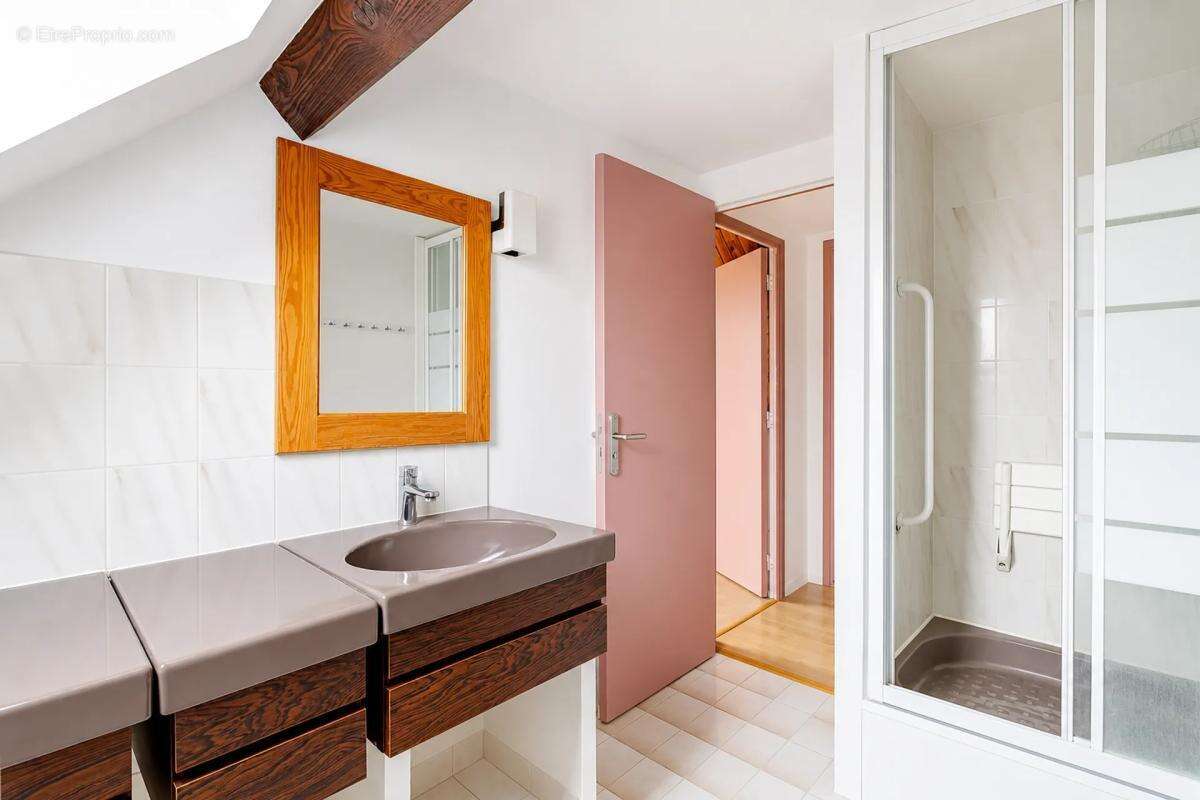Maison familiale avec studio indépendant - photo 10