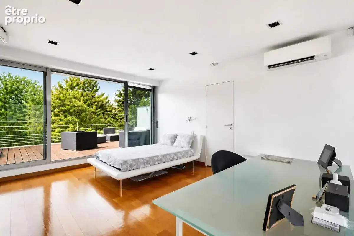 Maison de 9 pièces de 262 m² à Enghien-les-Bains - photo 6