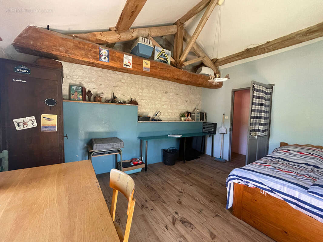 Maison à LES TROIS-MOUTIERS