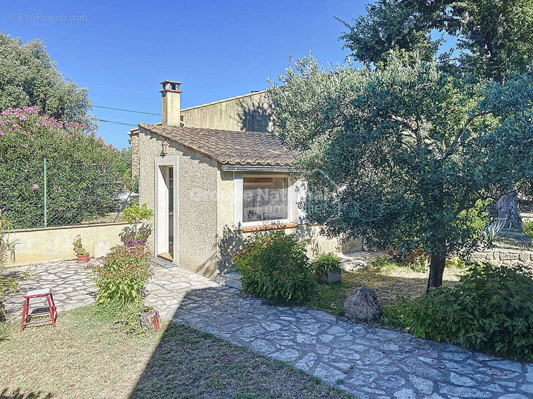 Maison Rochegude 7 pièce(s) 201 m2 sur terrain de 1 580 m². - photo 10