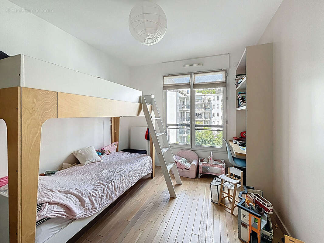 Appartement à SURESNES