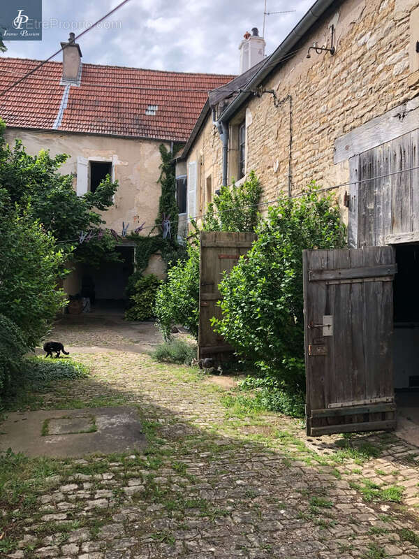 Maison à CHENOVE