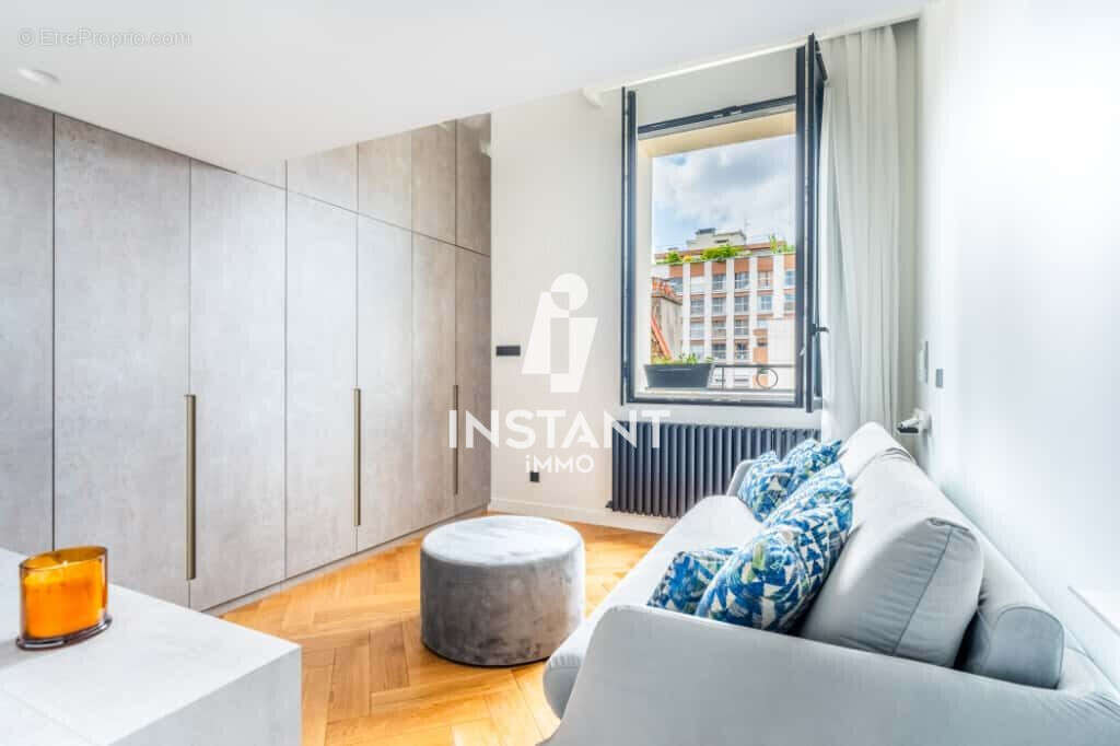 Appartement à PARIS-12E