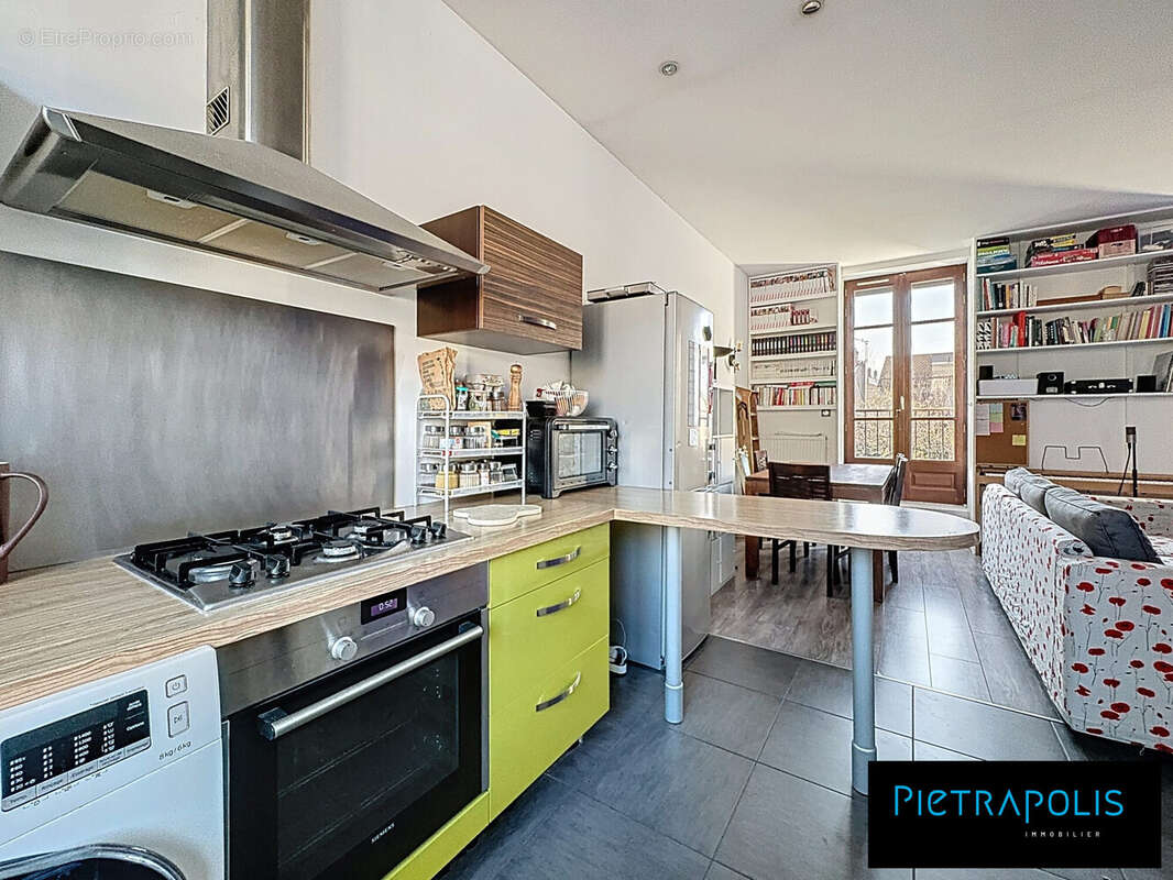 T3, 1er étage - Maison à LYON-8E