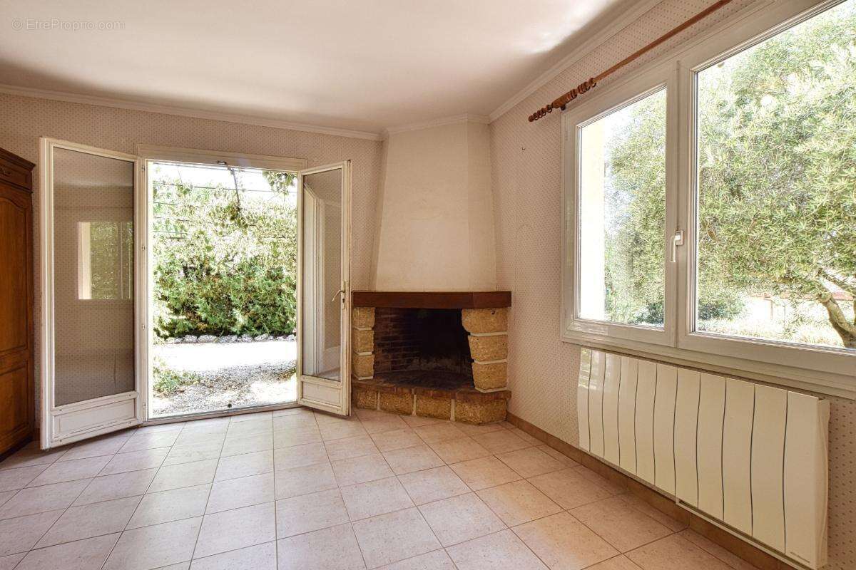 À 5 minutes de Gignac, villa de plain-pied dans un environnement paisible !!! SOUS OFFRE D'ACHAT ACCEPTÉE !!! - photo 7